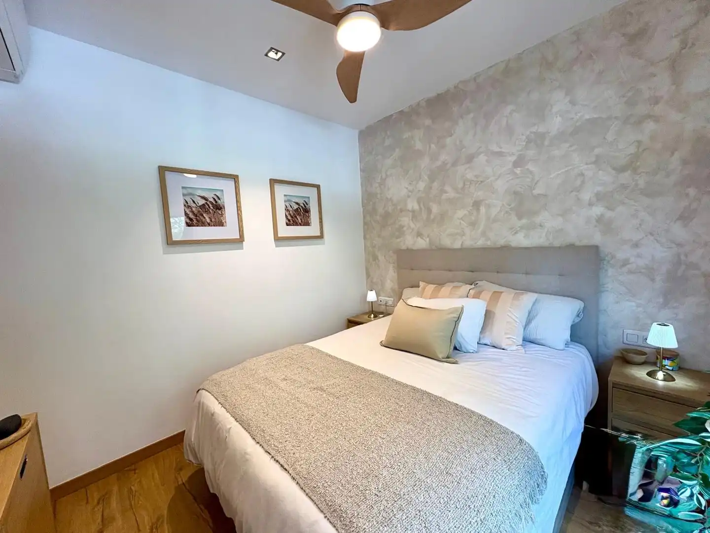 Schlafzimmer von Wohnung zum Verkauf in Santa Perpètua de Mogoda mit Klimaanlage, Heizung und Privatgarten