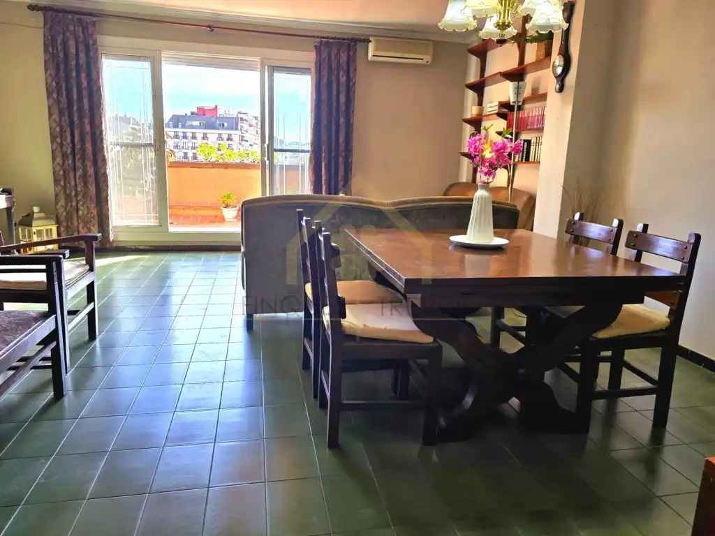 Esszimmer von Dachboden zum Verkauf in Granollers mit Klimaanlage und Terrasse