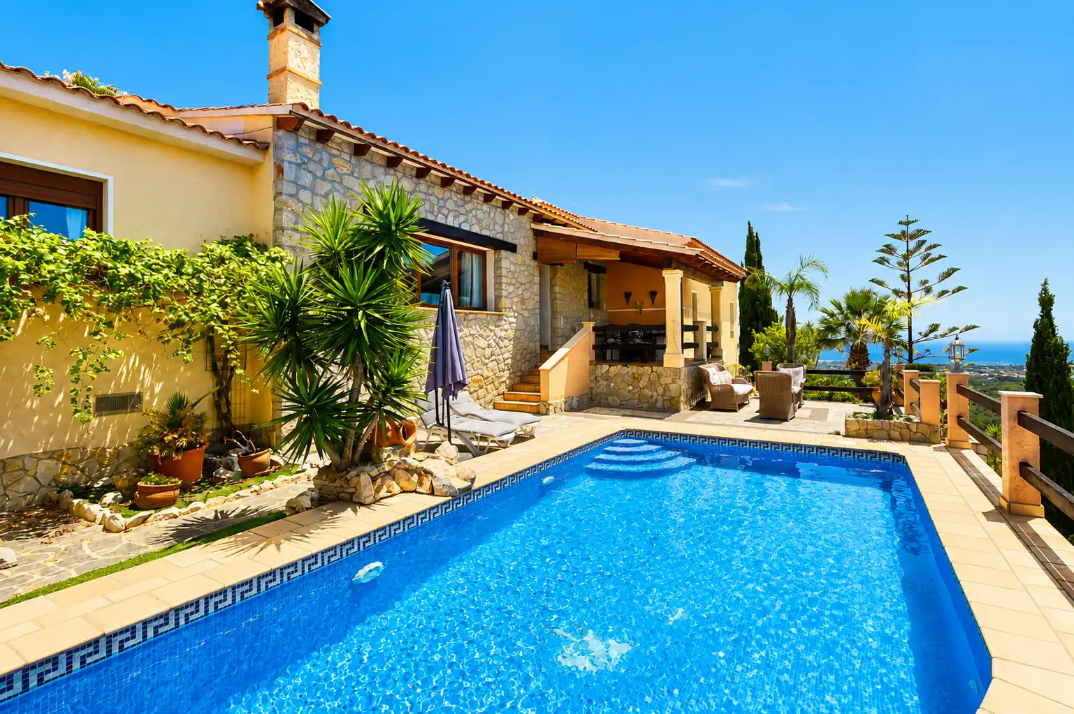 Piscina de Casa o chalet en venta en L'Alfàs del Pi