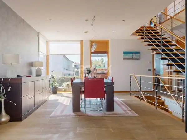 Comedor de Casa o chalet en venta en Vigo  con Aire acondicionado, Calefacción y Jardín privado