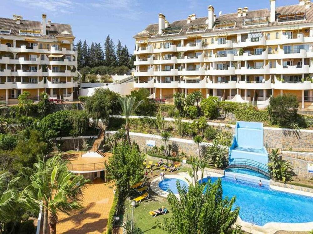 Vista exterior de Planta baixa en venda en Marbella amb Aire condicionat, Terrassa i Traster