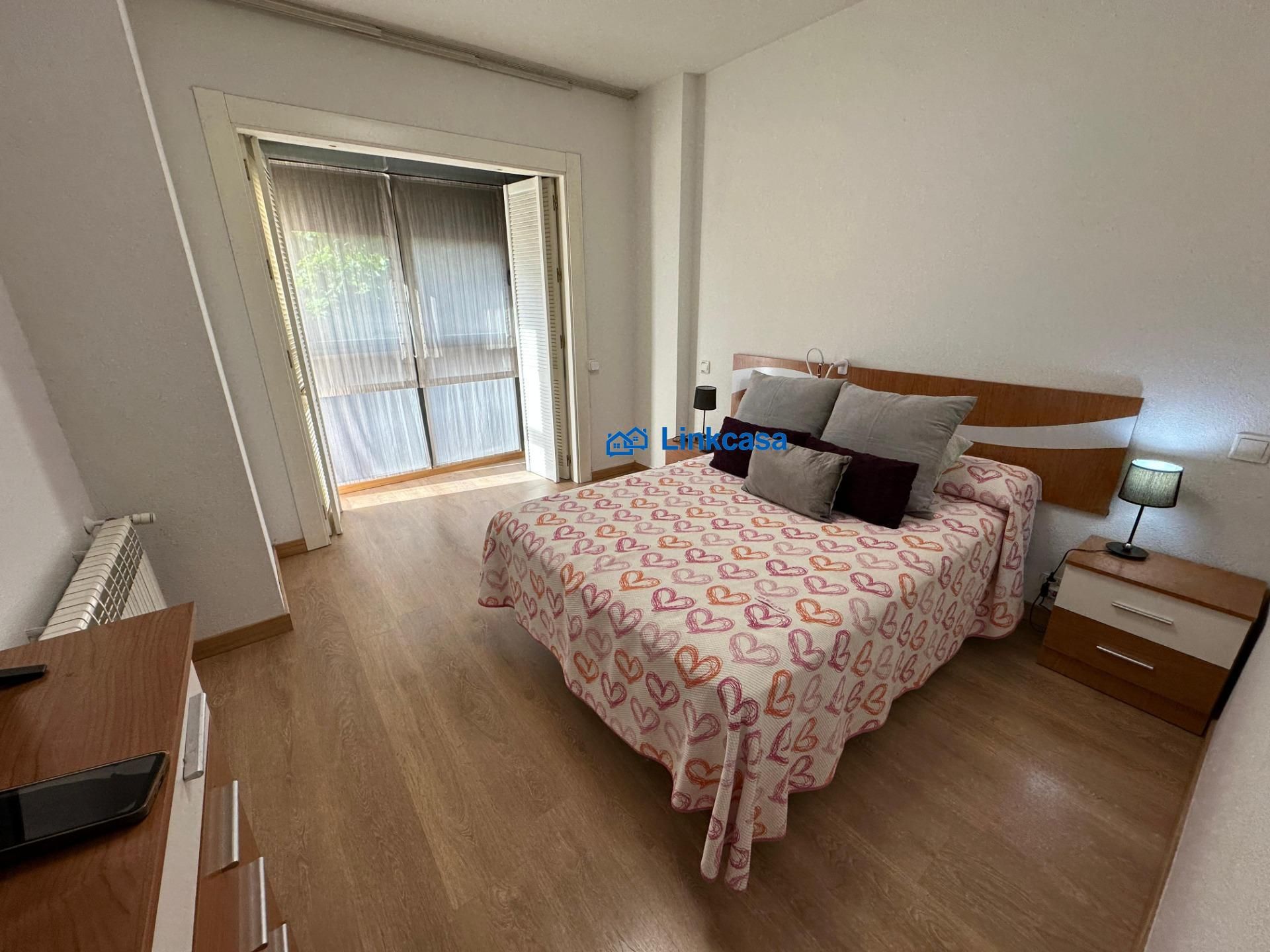 Bedroom of Flat for sale in  Madrid Capital  with Air Conditioner, Heating and Private garden