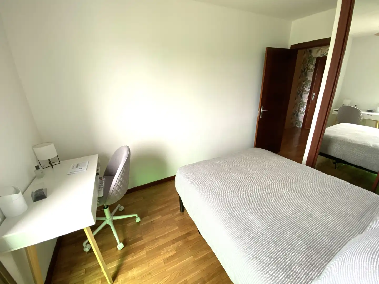 Habitación de Piso en venta en Gijón  con Calefacción, Parquet y Trastero