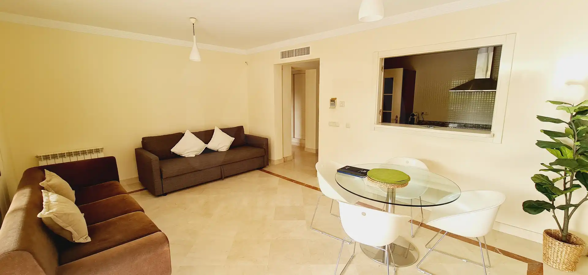 Living room of Flat for sale in Marbella  with Air Conditioner, Heating and Terrace
