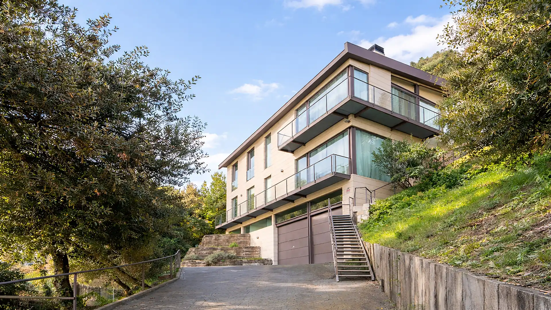 Vista exterior de Casa o xalet en venda en  Barcelona Capital amb Calefacció i Terrassa