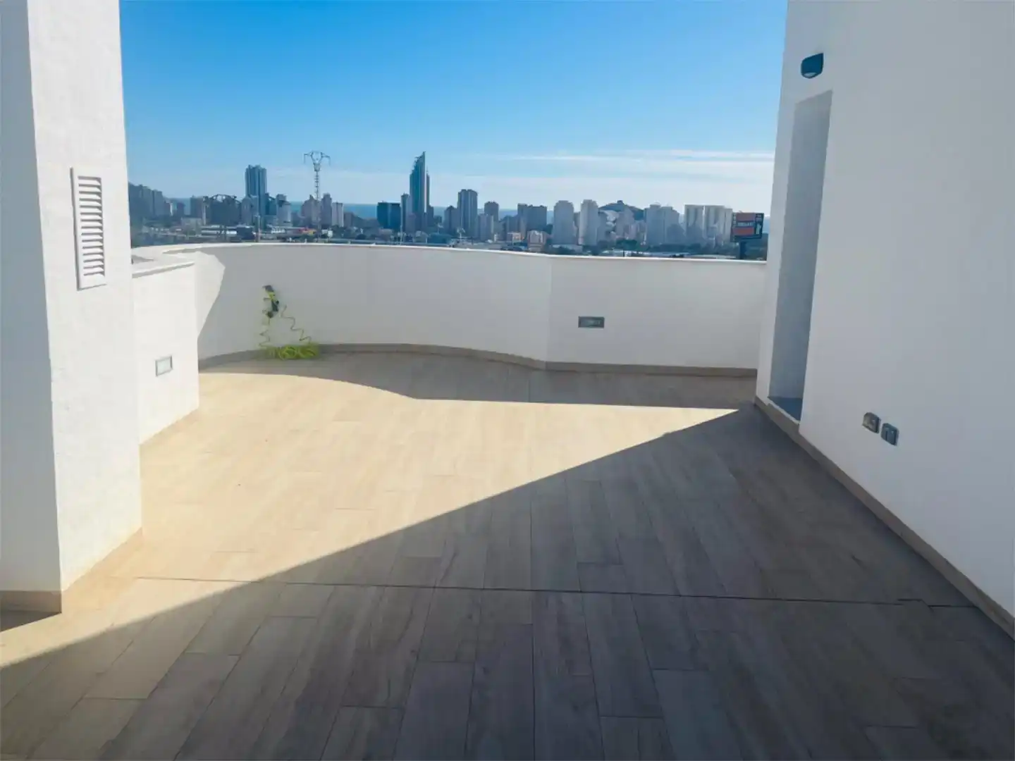 Terrassa de Casa adosada en venda en Finestrat amb Aire condicionat, Piscina i Balcó