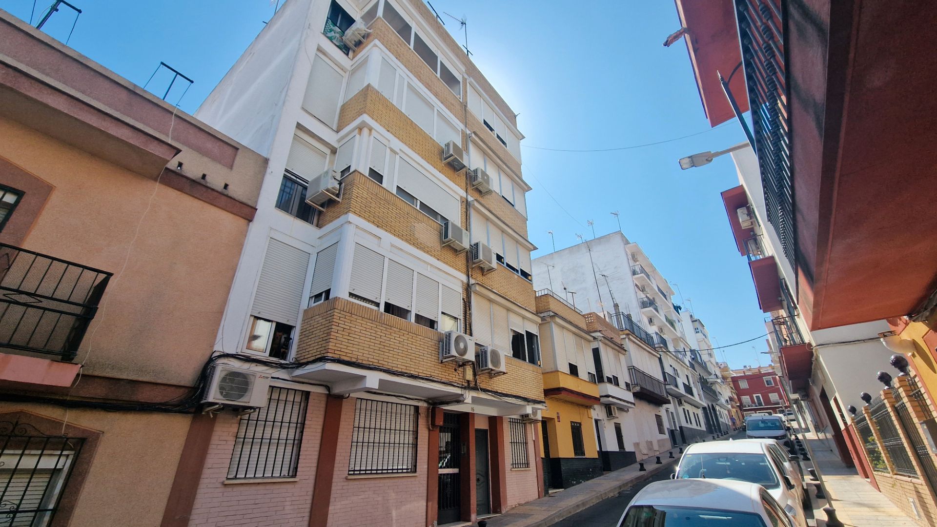 Vista exterior de Piso en venta en San Juan de Aznalfarache con Aire acondicionado, Amueblado y Horno