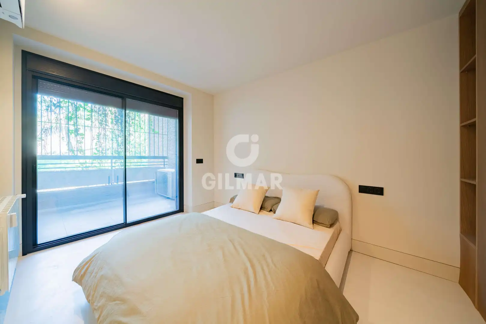Bedroom of Flat for sale in Madrid  with Heating, Furnished and Balcony