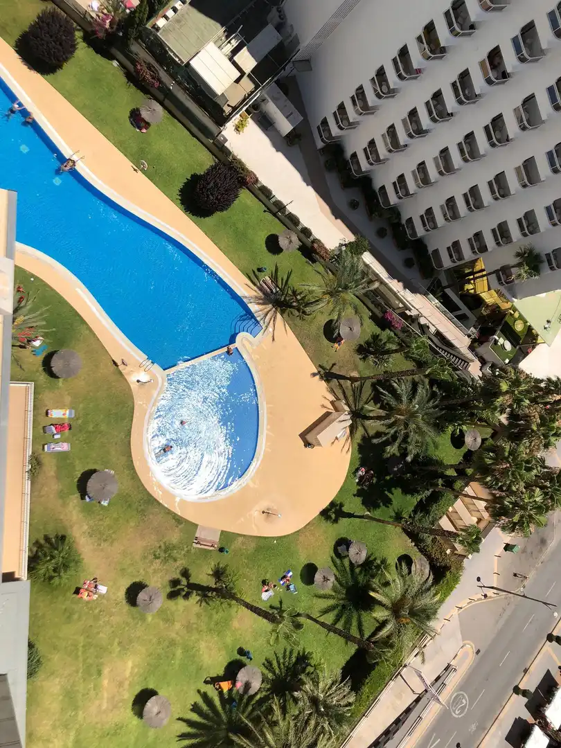 Piscina de Apartamento en venta en Benidorm con Aire acondicionado, Calefacción y Terraza