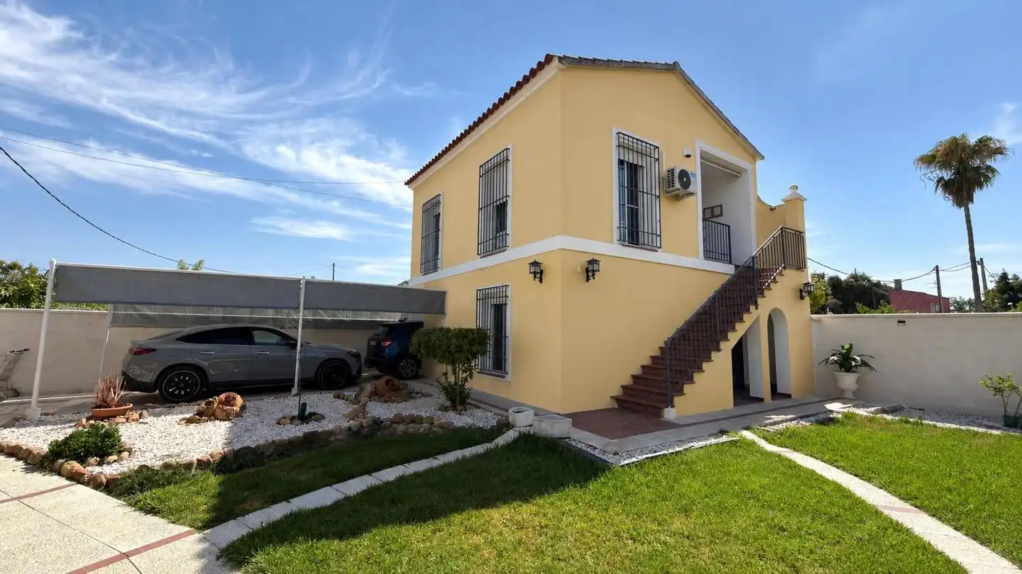 Vista exterior de Finca rústica en venta en Badajoz con Jardín privado y Piscina