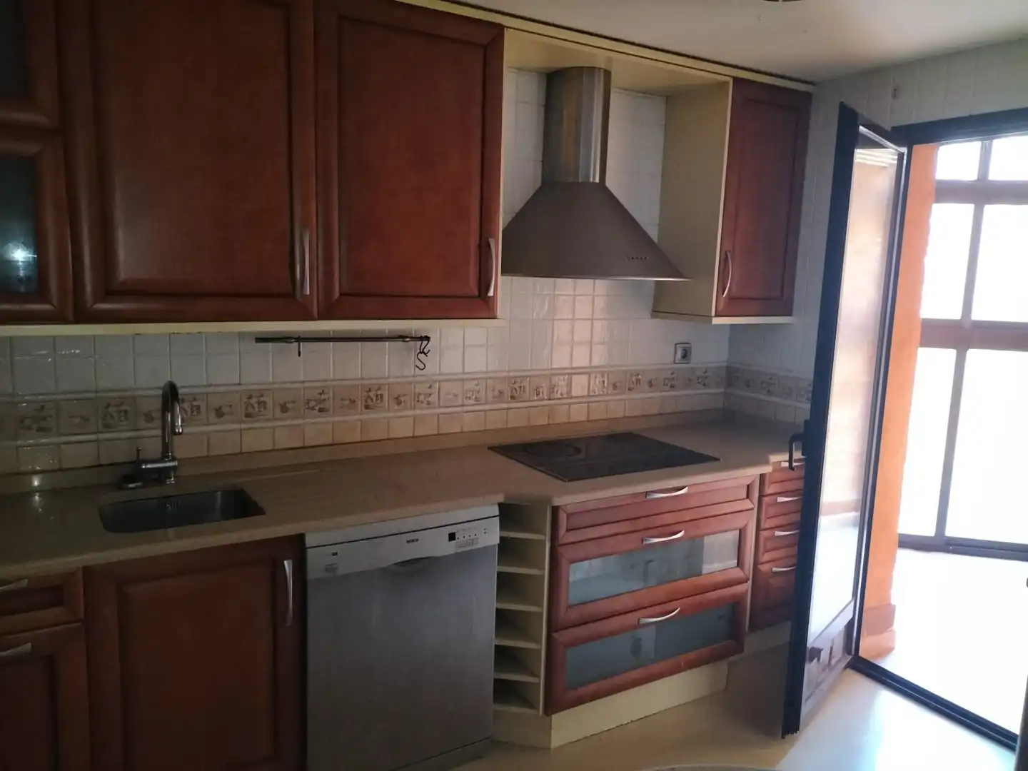Cocina de Piso en venta en Madrid con Jardín privado, Trastero y Alarma