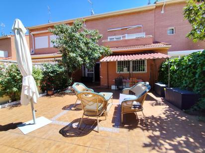 Jardí de Casa o xalet en venda en Daganzo de Arriba amb Aire condicionat, Terrassa i Balcó