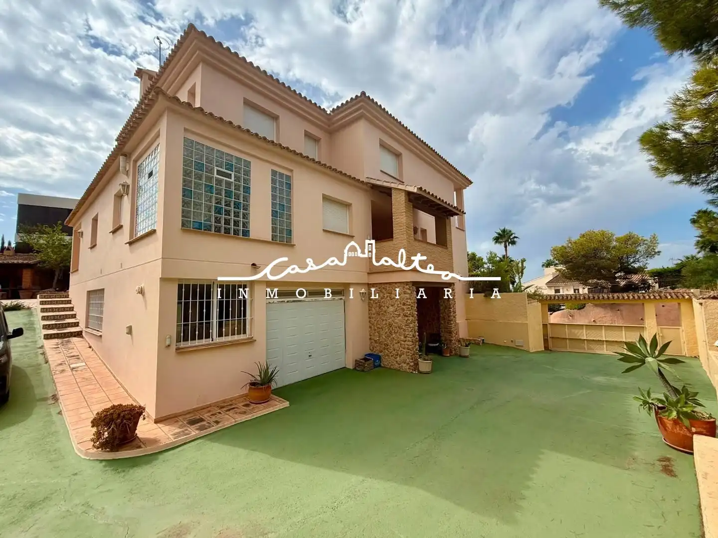 Vista exterior de Casa o chalet de alquiler en Altea con Calefacción, Jardín privado y Terraza