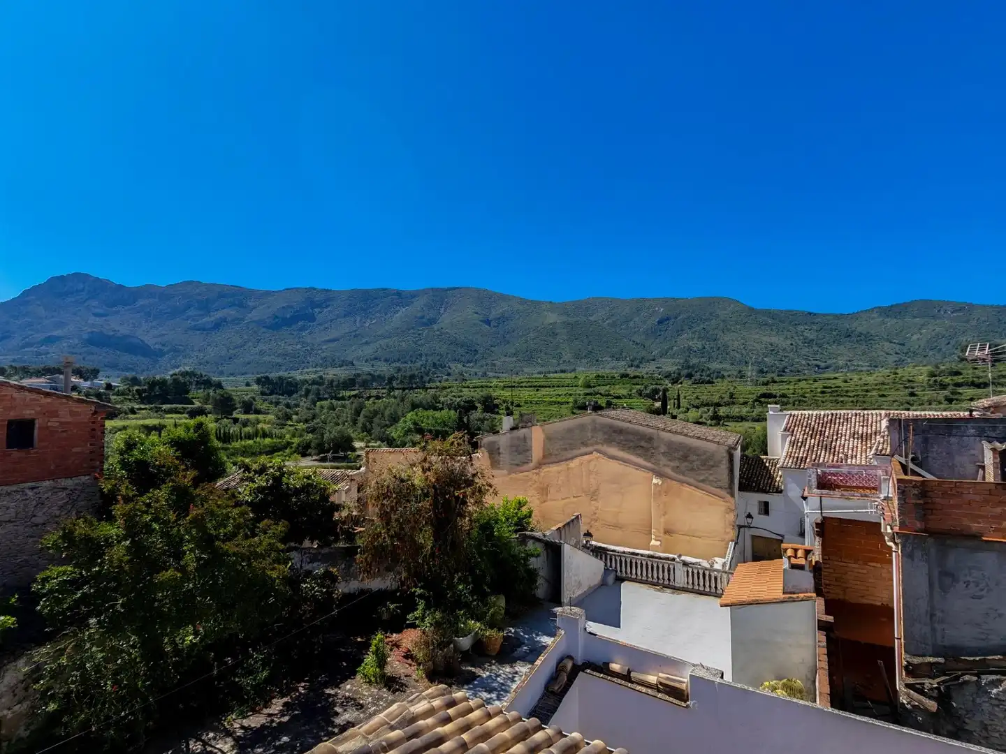 Vista exterior de Finca rústica en venda en Otos amb Aire condicionat, Calefacció i Terrassa