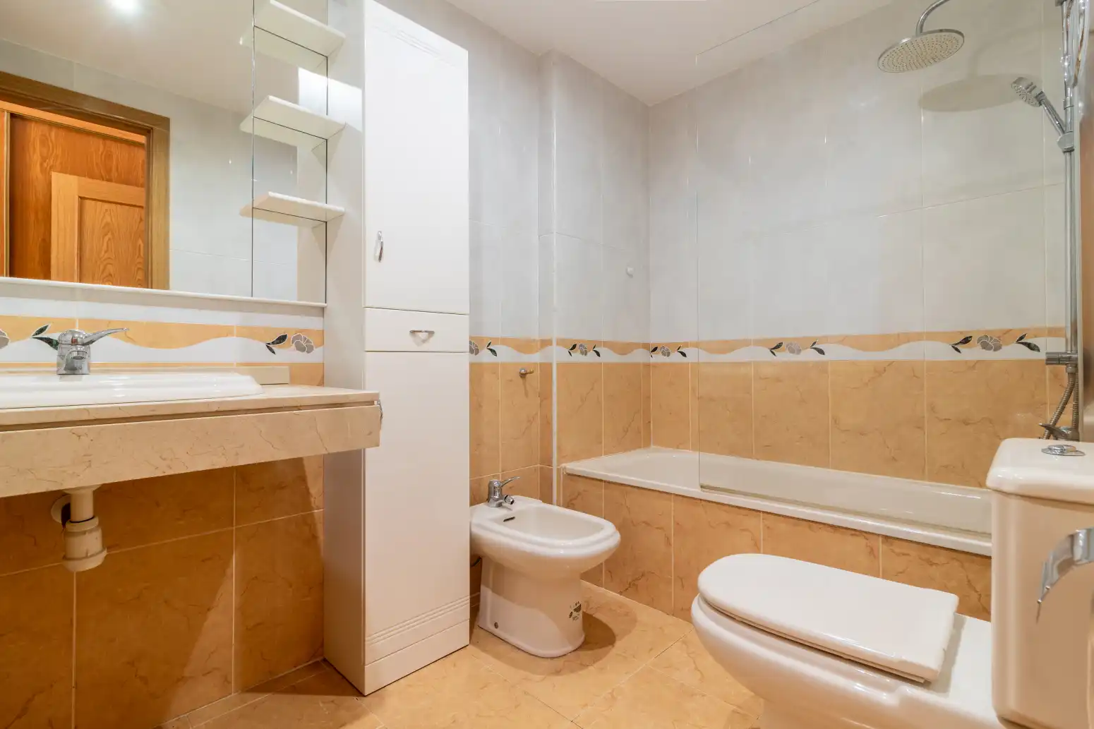 Badezimmer von Wohnung zur Miete in Sagunto / Sagunt mit Klimaanlage, Heizung und Möbliert