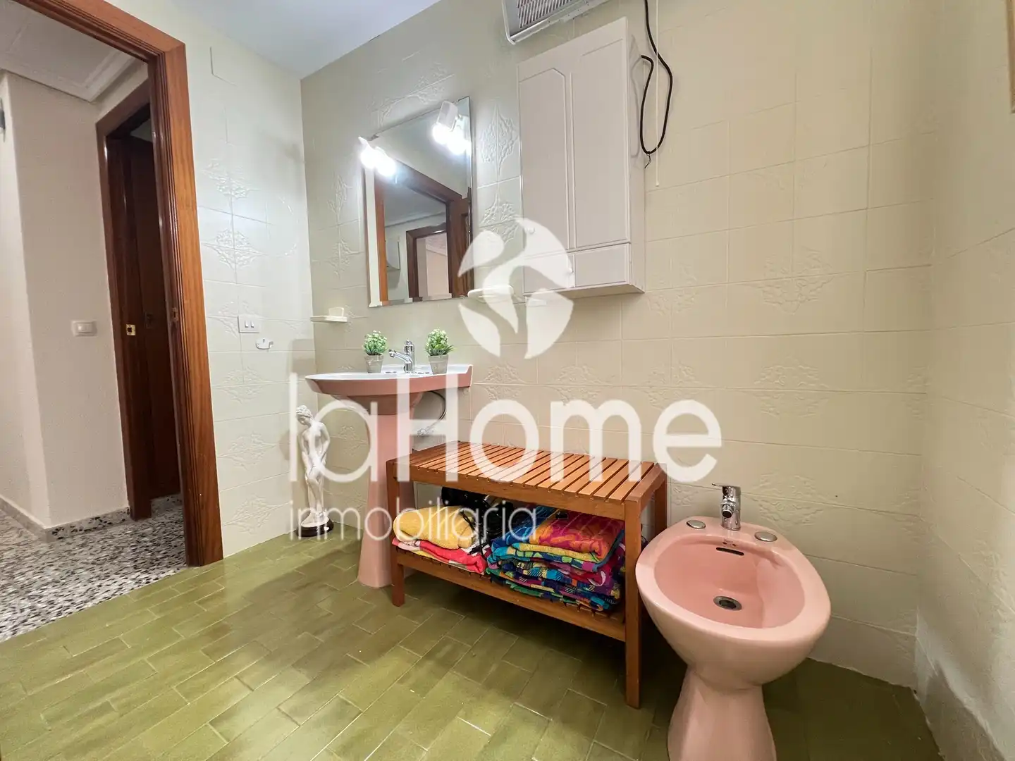 Bany de Casa o xalet en venda en Paterna amb Aire condicionat, Jardí privat i Terrassa