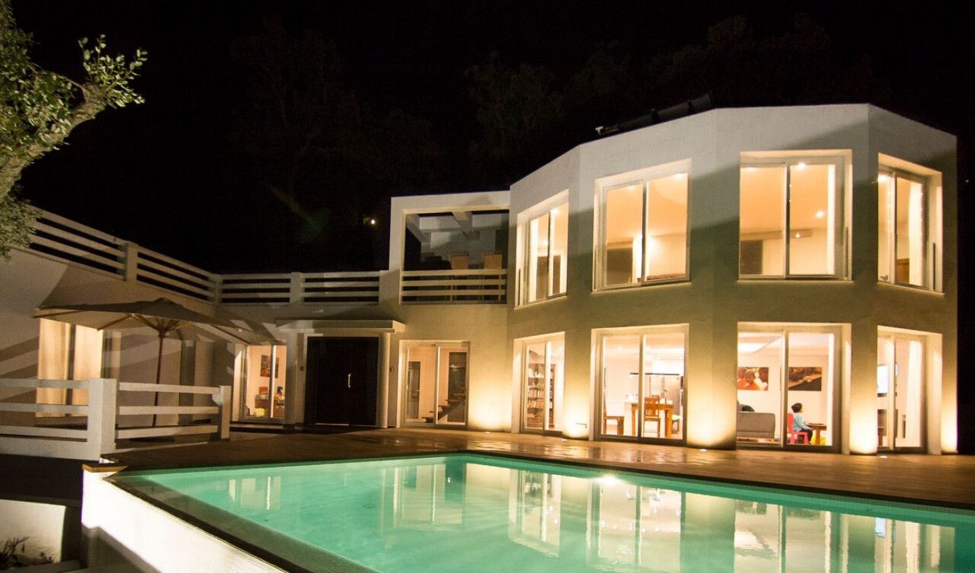 Swimming pool of House or chalet for sale in Marbella  with Air Conditioner, Heating and Private garden