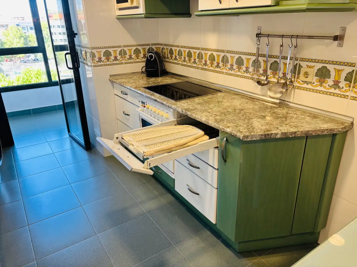Cuina de Pis en venda en Burgos amb Calefacció, Moblat i Forn