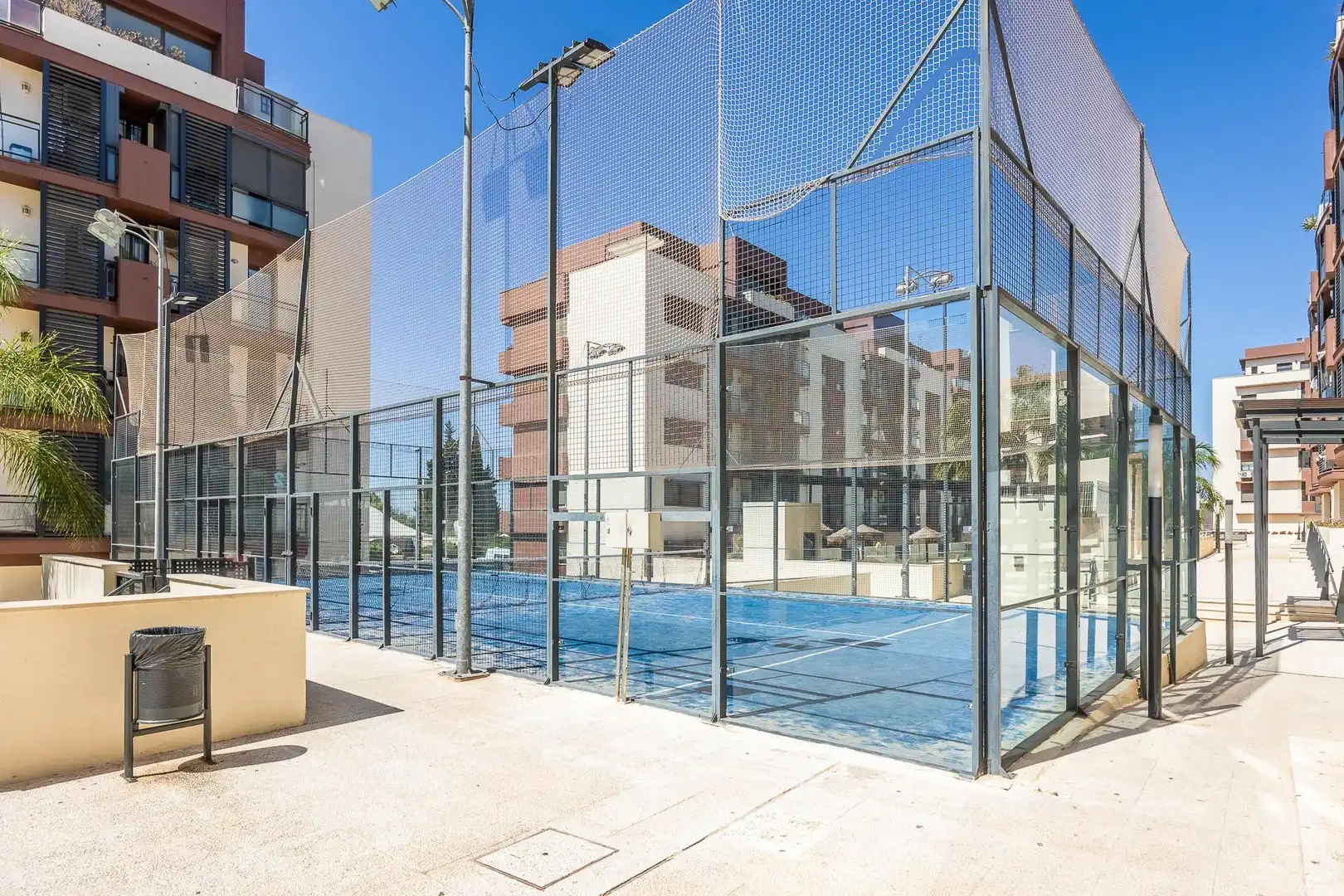 Piscina de Piso en venta en Mairena del Aljarafe con Aire acondicionado, Terraza y Trastero