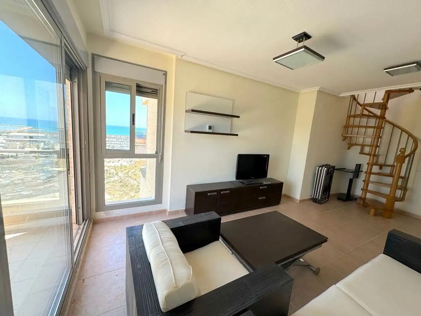 Sala de estar de Piso en venta en Guardamar del Segura con Aire acondicionado, Jardín privado y Terraza