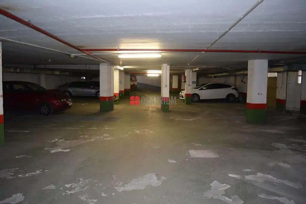 Parking de Local en venta en Santiago de Compostela 