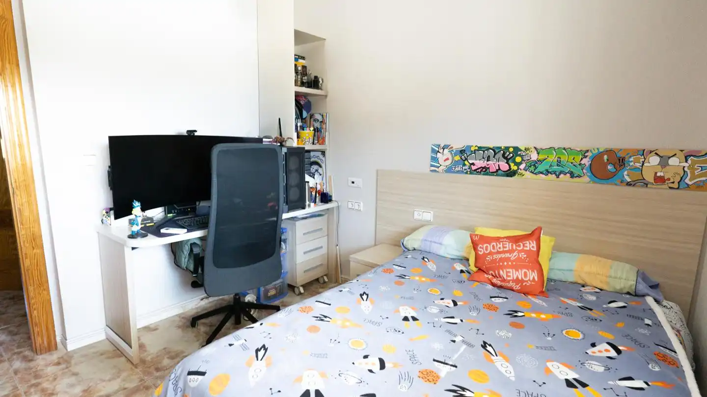 Habitación de Casa o chalet en venta en Crevillent con Aire acondicionado, Jardín privado y Terraza