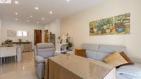 Living room of Flat for sale in  Granada Capital  with Terrace and Balcony