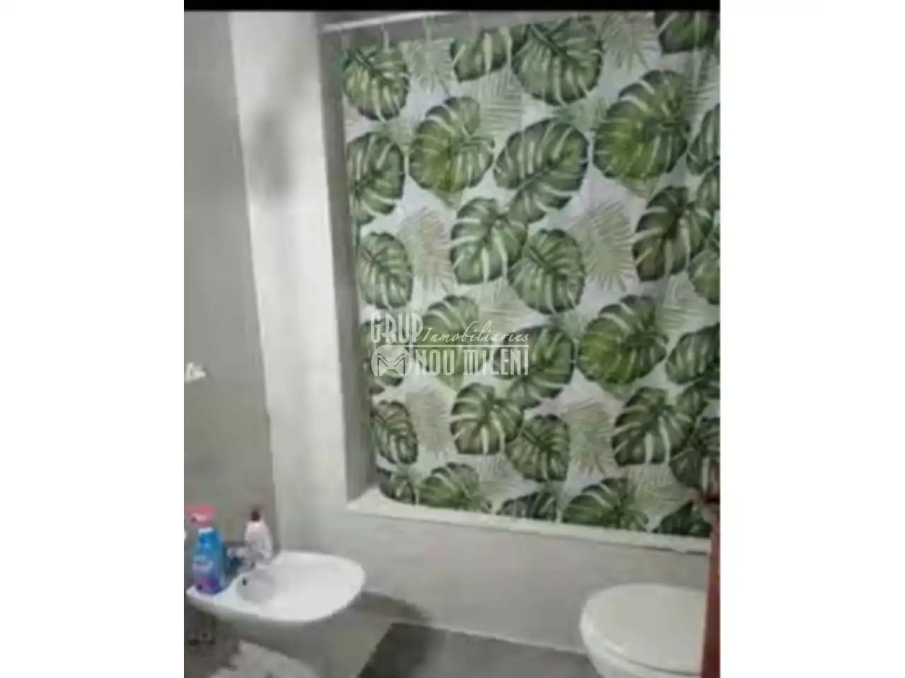 Baño de Piso de alquiler en Paterna con Terraza y Amueblado