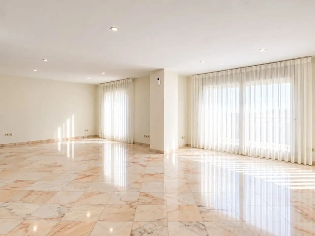 Living room of Flat for sale in Marbella Centro