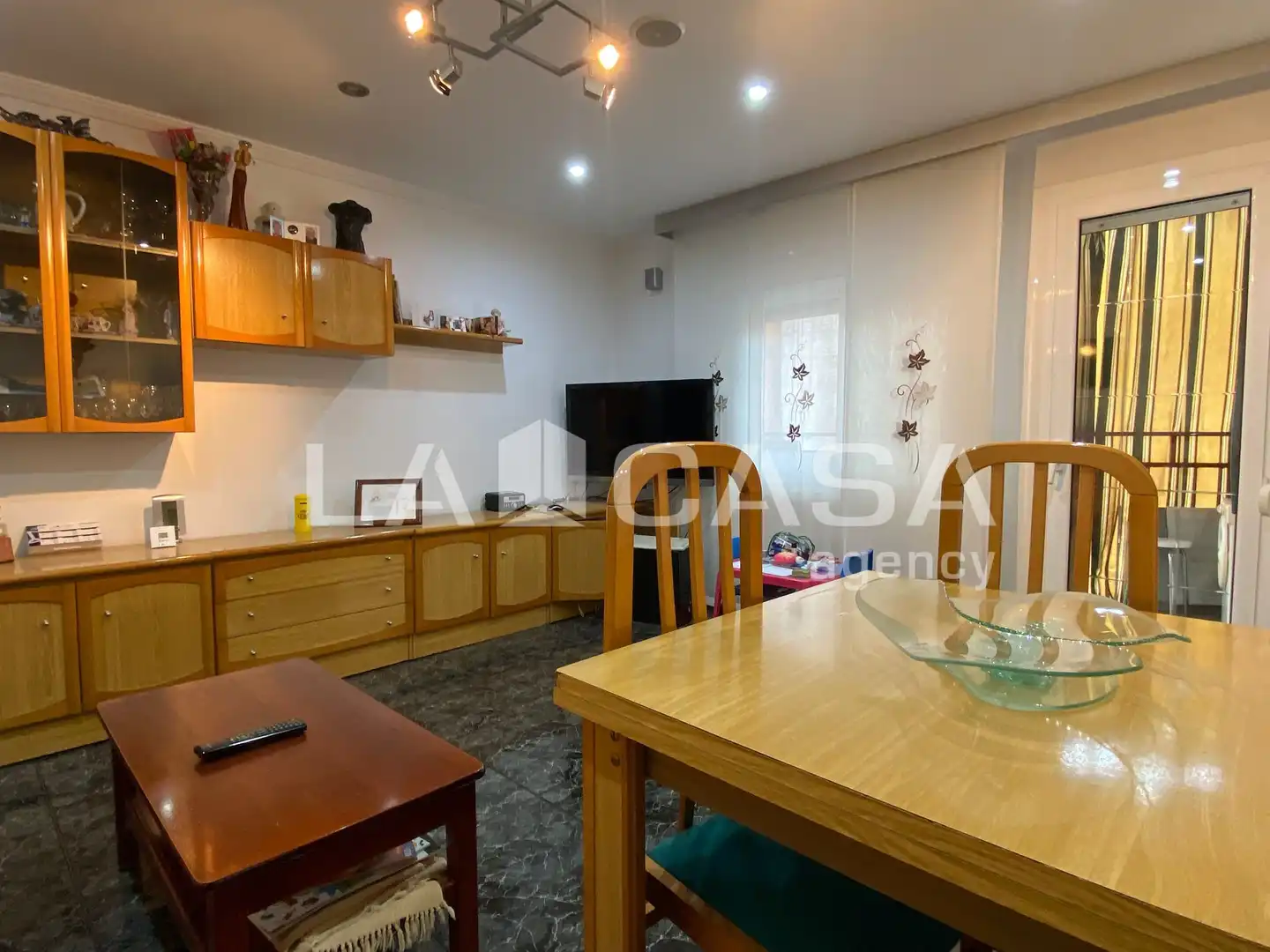Piso en venta en Santa Coloma de Gramenet con Calefacción y Balcón