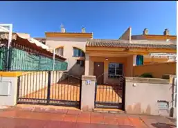 Casa aparellada en venda a C/ Rio Ganges