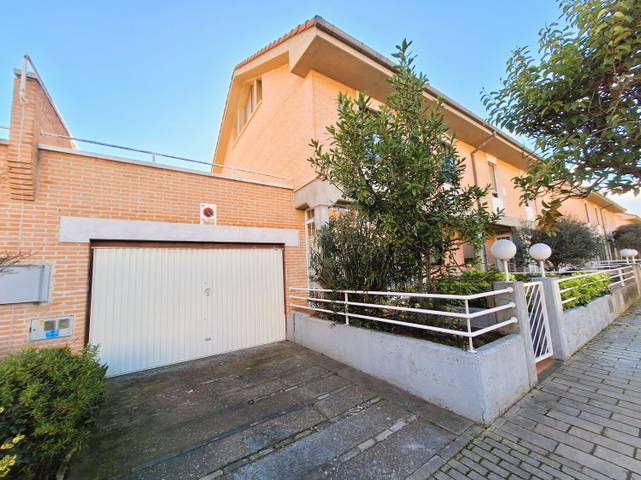 Casa-chalet en Venta en Las Villas - Valparaiso - El Peral