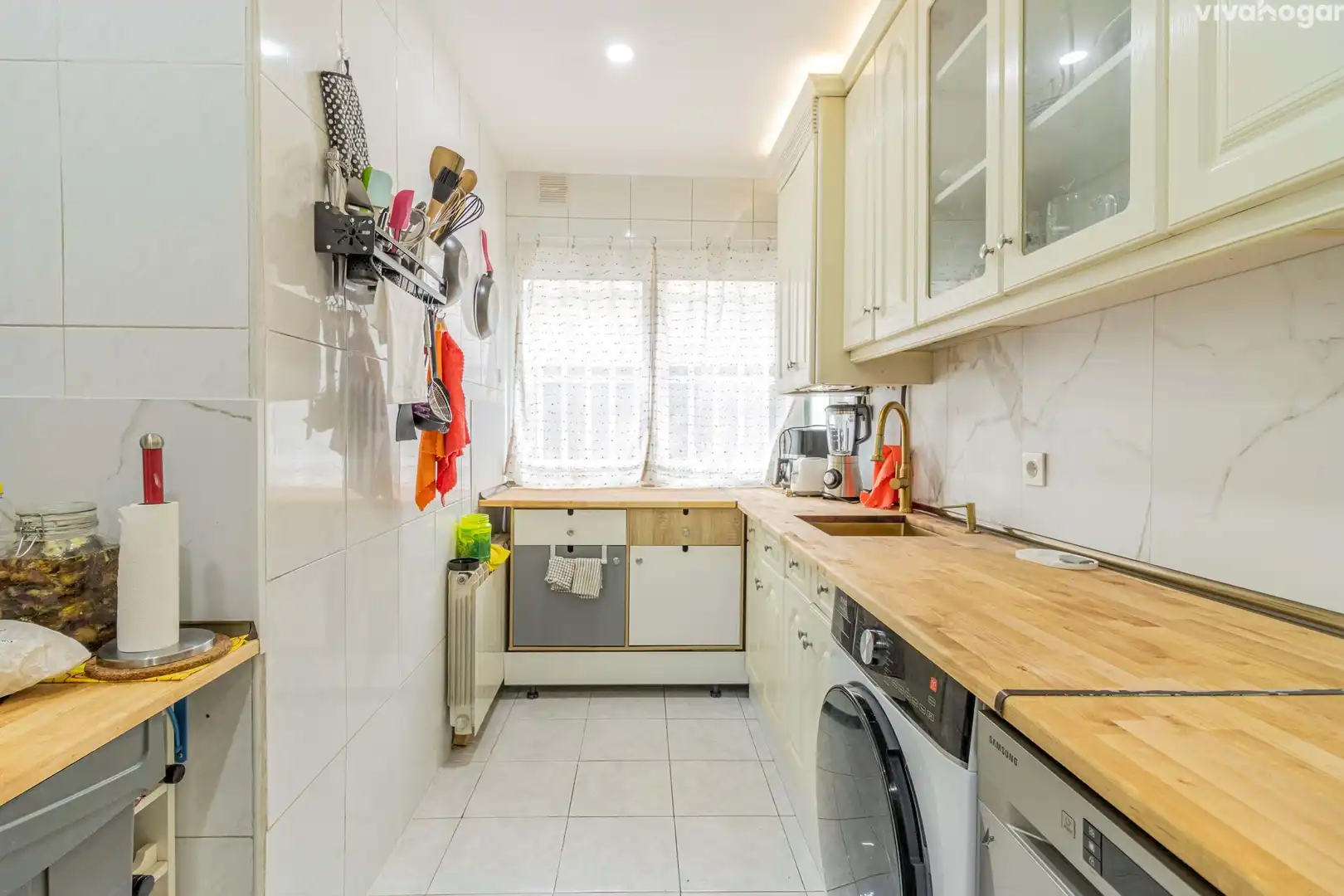 Cocina de Piso en venta en Madrid con Terraza y Trastero