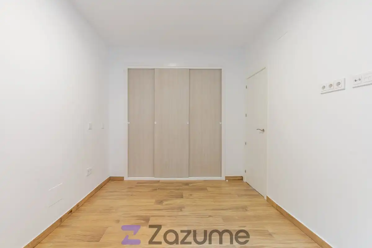 Bedroom of Flat for rent in Madrid  with Air Conditioner, Heating and Furnished