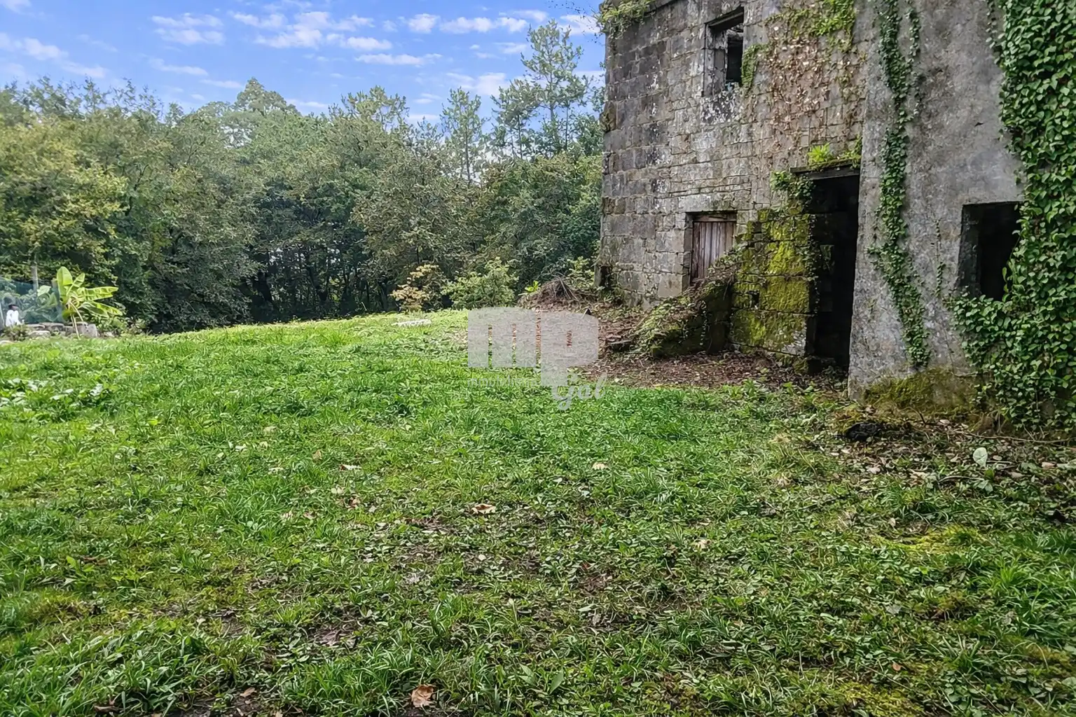 Finca rústica en venda en Redondela amb Jardí privat
