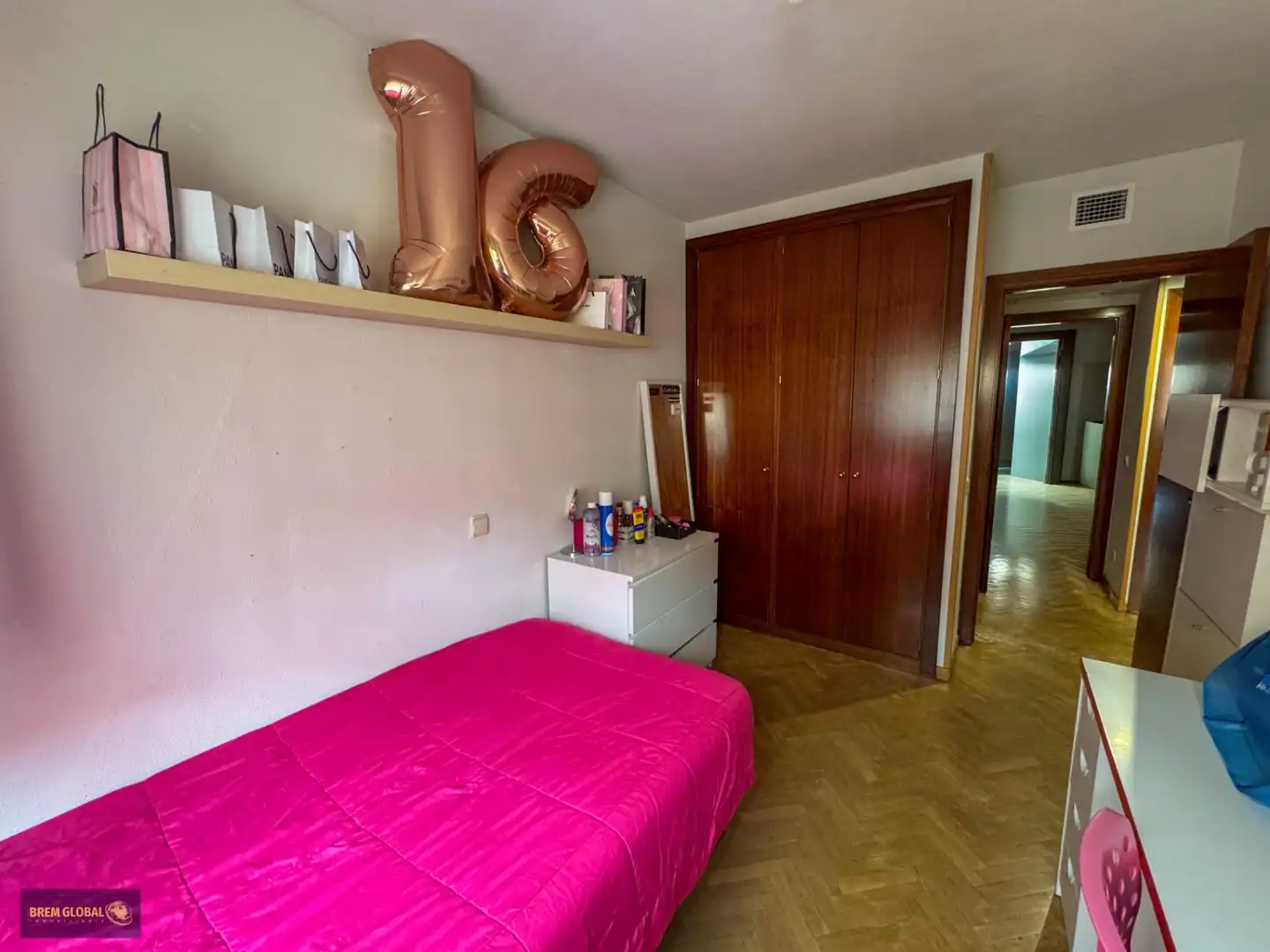 Habitación de Piso en venta en Madrid con Aire acondicionado, Calefacción y Jardín privado
