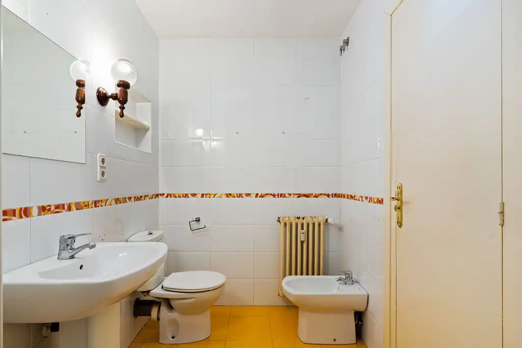 Flat with terrace for sale in Calle de Ponzano, imagen 11