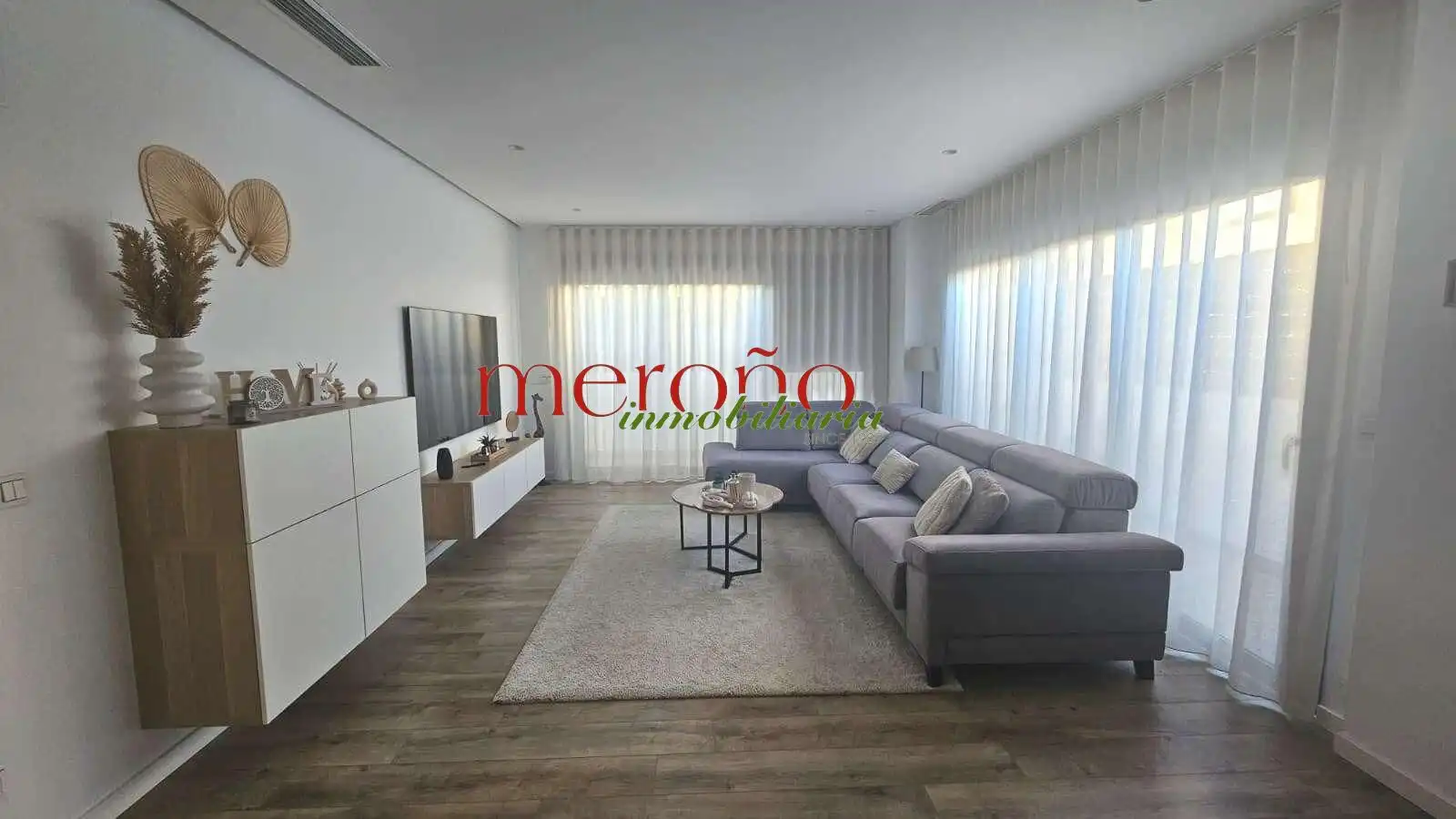 Sala de estar de Planta baja en venta en Elche / Elx con Aire acondicionado, Terraza y Piscina comunitaria