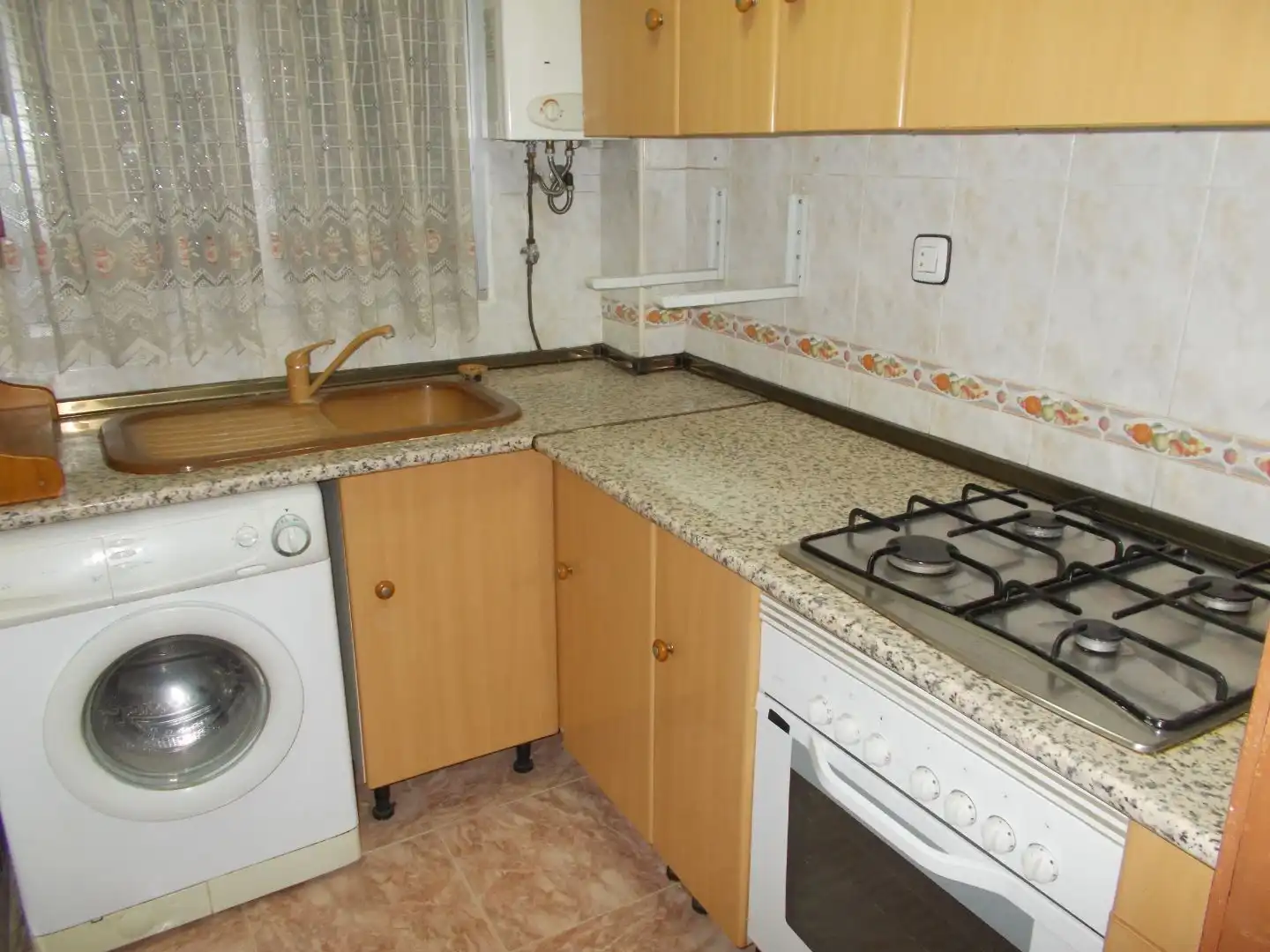 Kitchen of Flat for share in País Valencià