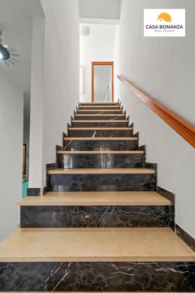Houses for sale in Jete  with Private garden and Furnished