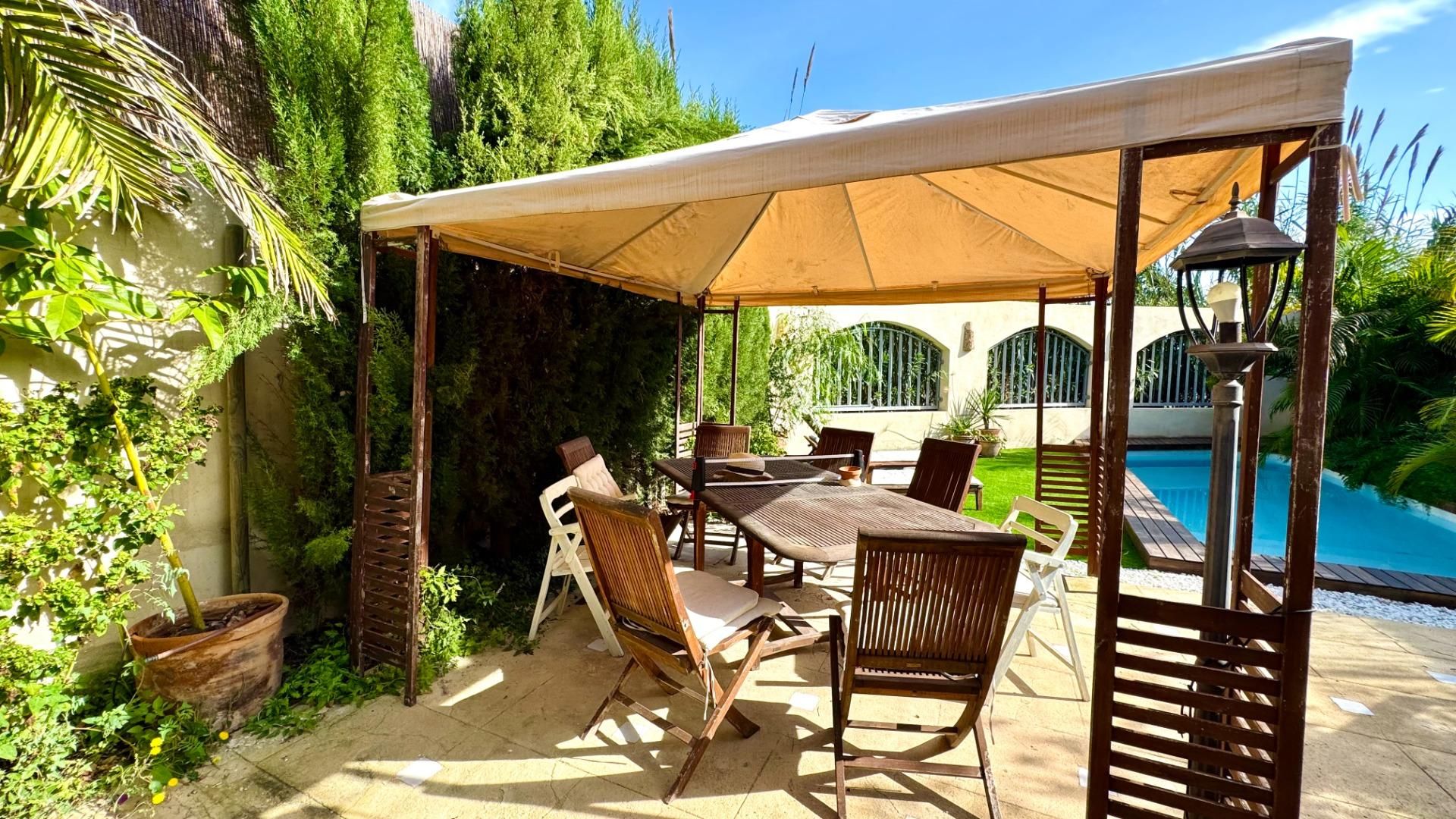 Terrassa de Casa o xalet en venda en Alicante / Alacant amb Jardí privat, Terrassa i Piscina