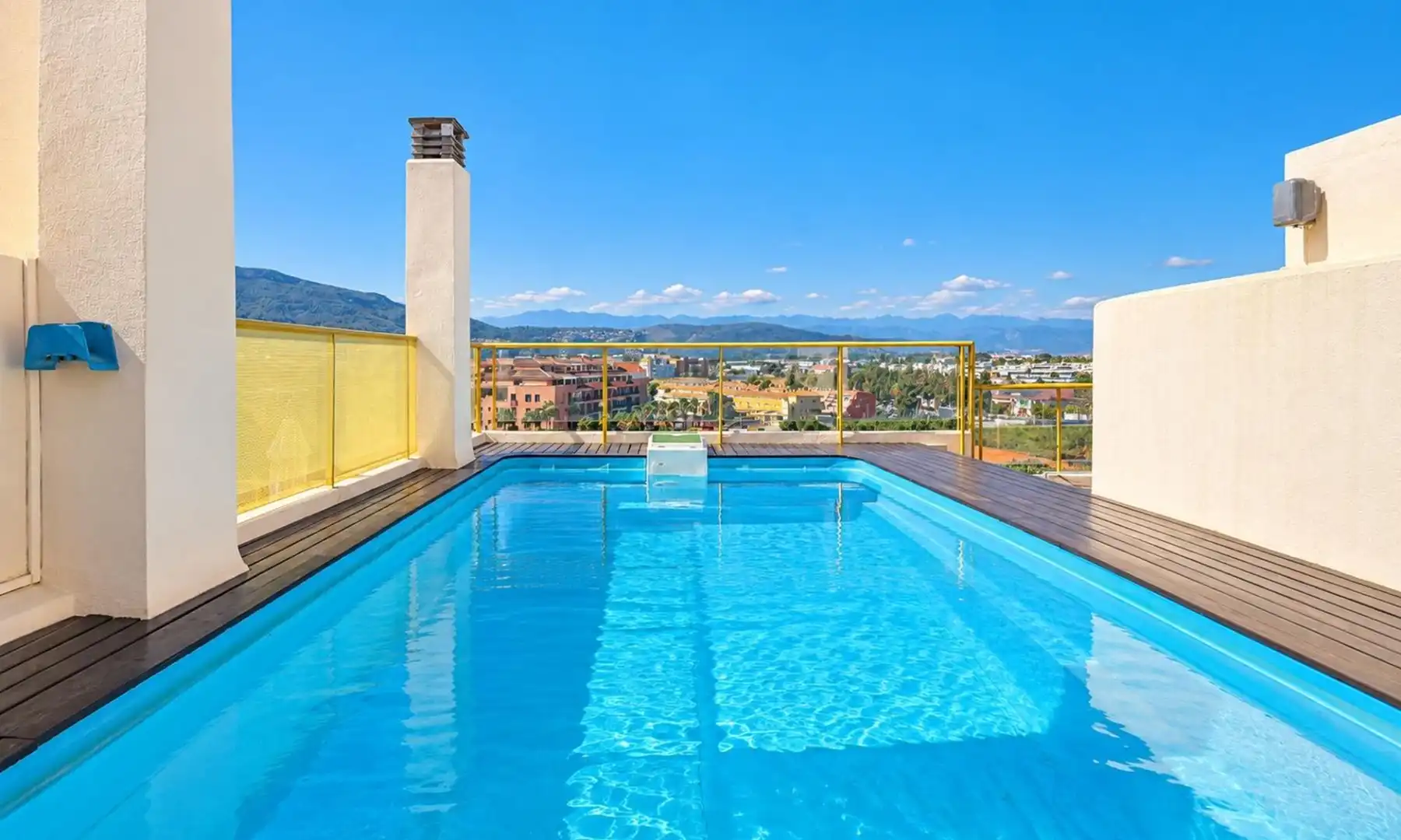 Attique avec piscine à vendre à Av. de Europa 14