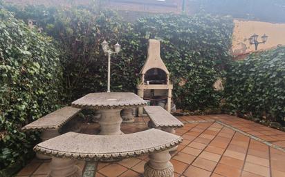 Jardí de Casa adosada en venda en Valdemorillo amb Calefacció, Jardí privat i Parquet