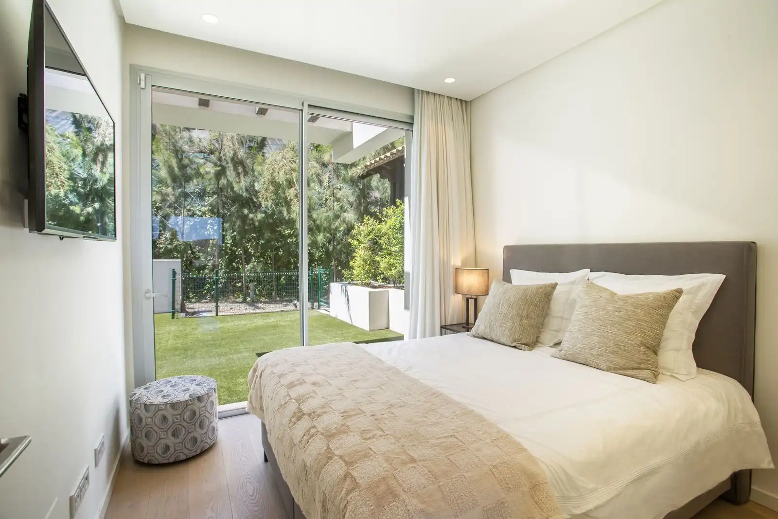 Bedroom of Apartments for sale in Marbella Centro