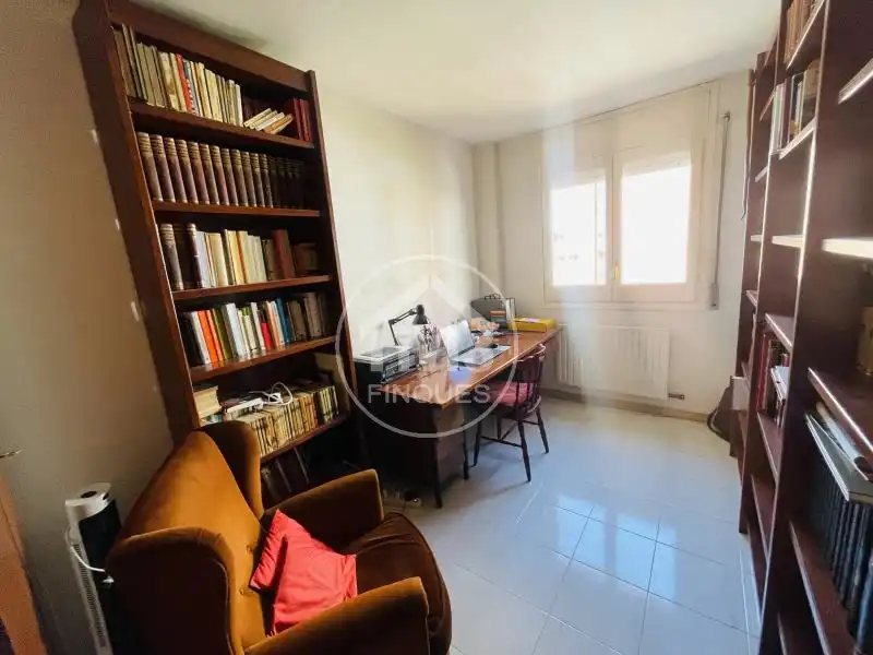 Wohnung zum Verkauf in Sant Joan Despí mit Heizung, Terrasse und Möbliert