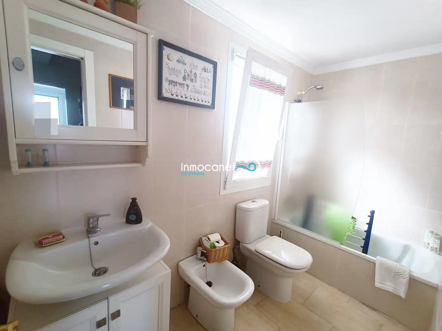 Baño de Casa adosada en venta en Oliva con Aire acondicionado, Terraza y Piscina