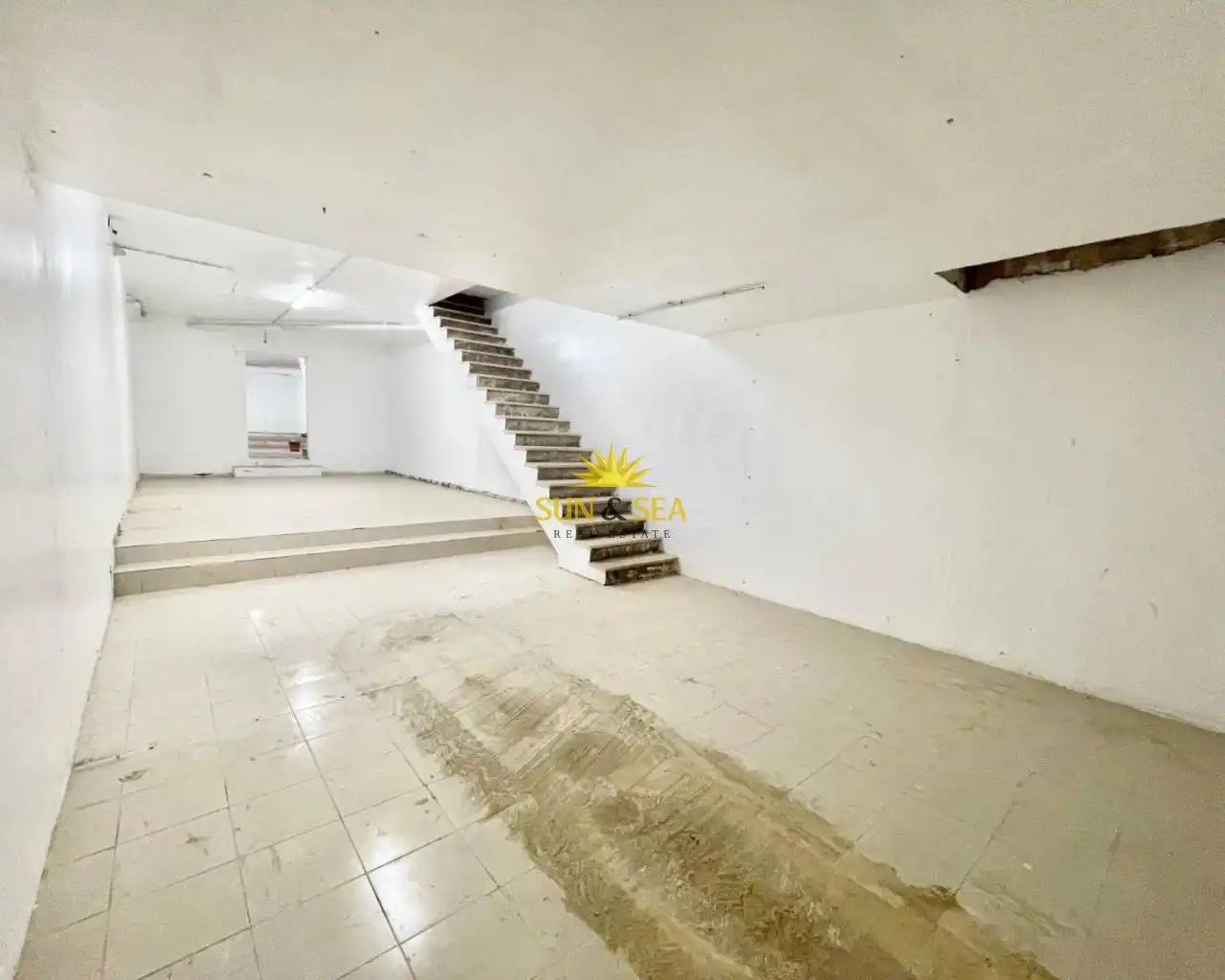 Commercial properties for rent in Avenida Habaneras - Curva de Palangre