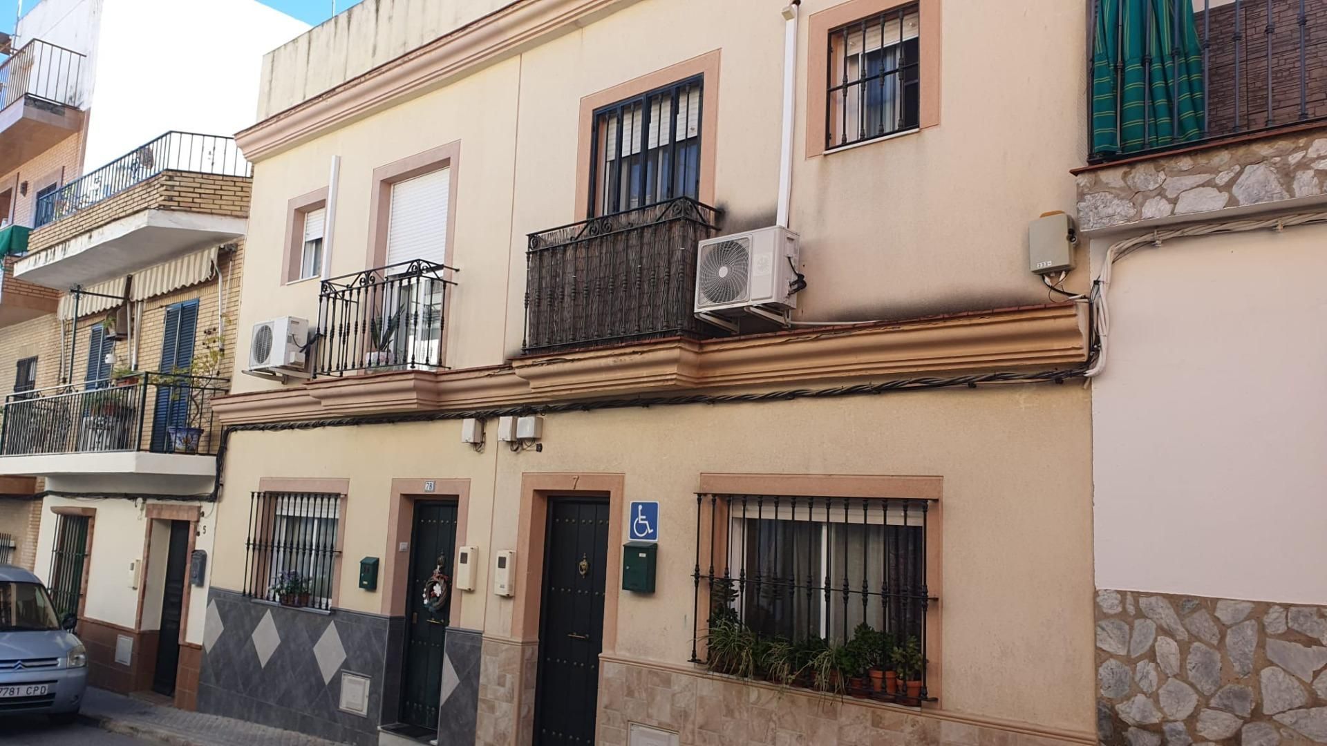 Single-family semi-detached for sale in Calle CHAMIZO