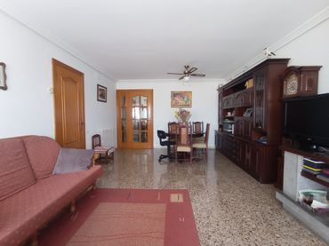 Maison mitoyenne avec balcon à vendre à Santa Perpètua de Mogoda