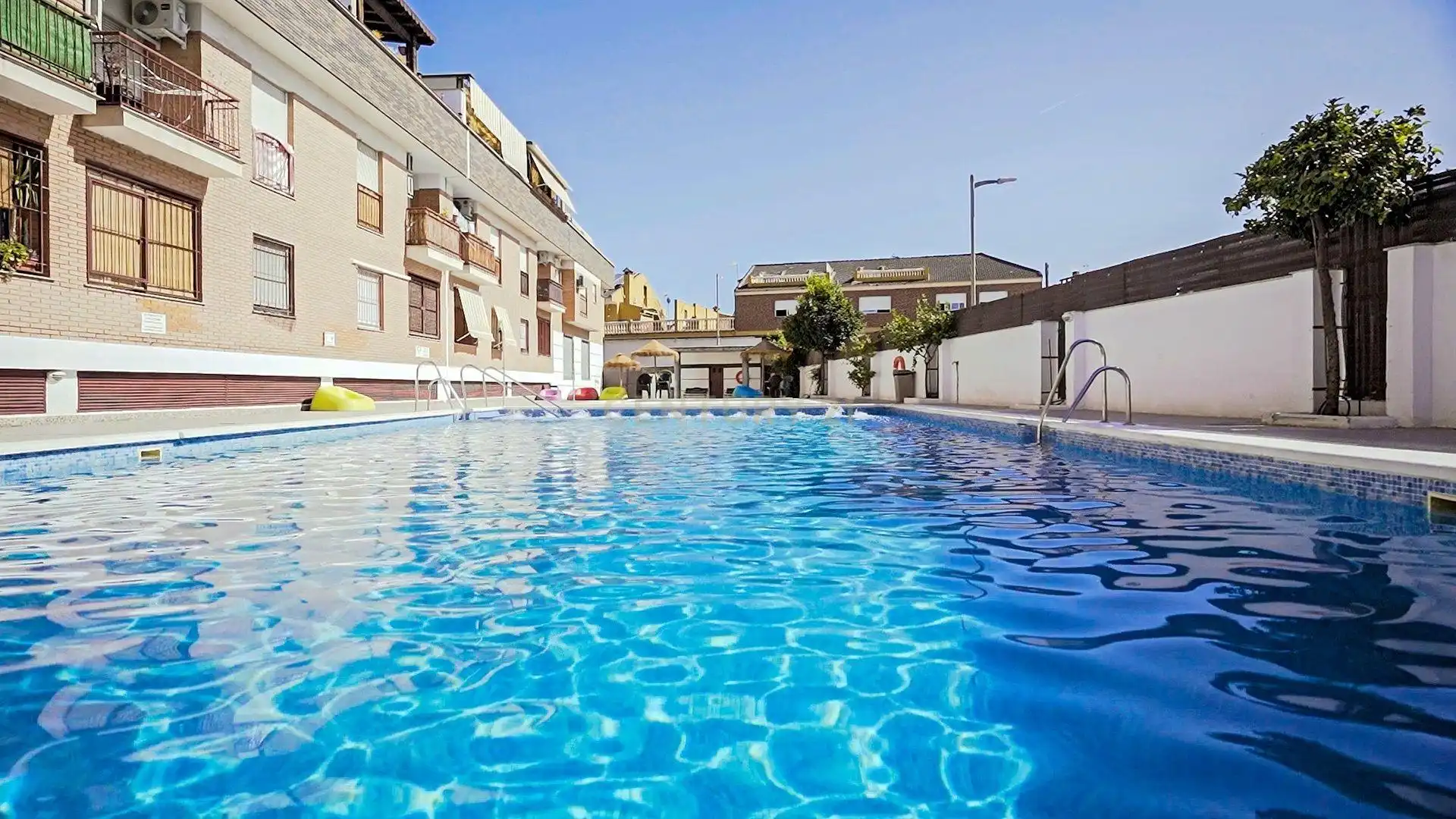 Piscina de Apartament en venda en Churriana de la Vega amb Jardí privat i Piscina comunitària